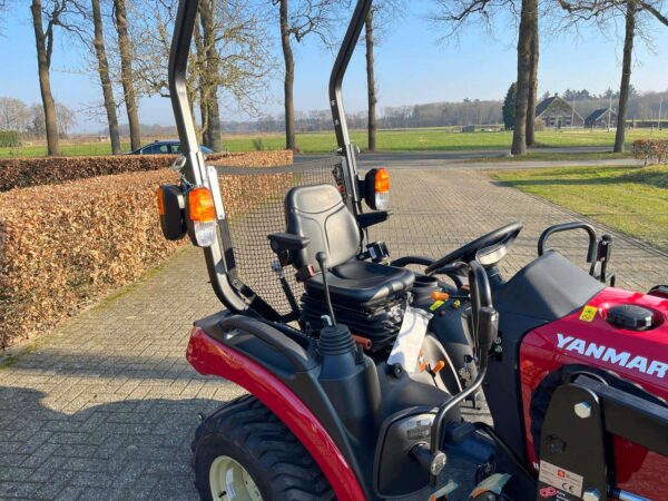 Yanmar SA 222 HST met minloader voorlader - Afbeelding 3