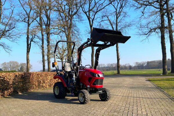 Yanmar SA 222 HST met minloader voorlader - Afbeelding 13